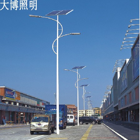 雙臂太陽(yáng)能路燈戶(hù)外亮化工程高光效主干道光伏LED路燈廠(chǎng)家批發(fā)